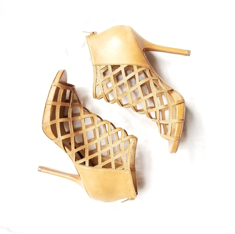 Kensie Biggie Leather Latticework Booties (4.5")